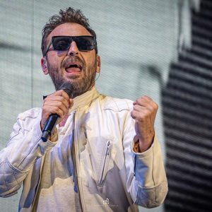 Cesare Cremonini interagisce con il pubblico al Circo Massimo, Live26 Roma, 7 giugno 2026 – foto Stefano Ciccarelli