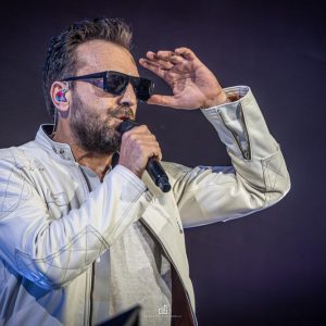 Cesare Cremonini sul palco con chitarra, Circo Massimo Roma Live26, 7 giugno 2026 – foto Stefano Ciccarelli